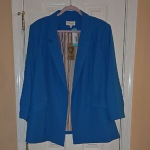 Skies Are Blue Women's Blazer in Vibrant Blue